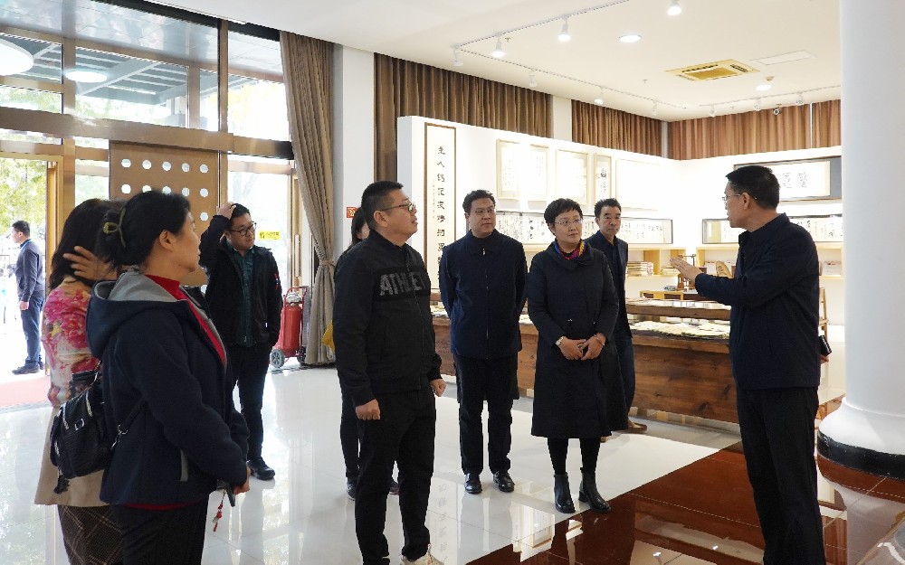 九三学社北京市西城区委员会代表团一行 莅临崇德堂博物馆参观学习