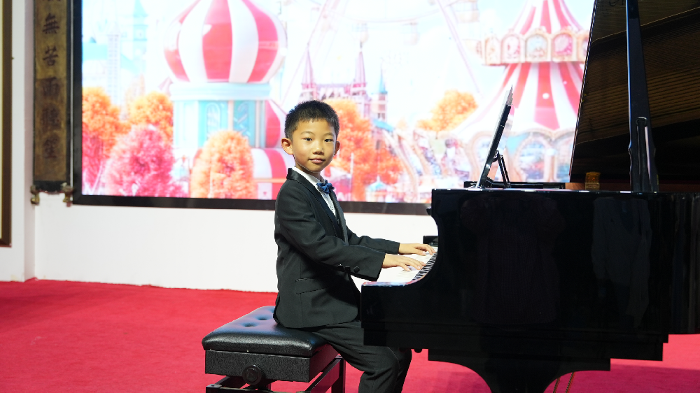 当黑白琴键邂逅金漆匾额，一场跨越文明的对话在博物馆上演